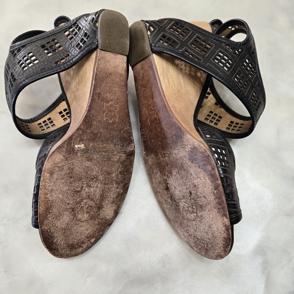 Cynthia Vincet Black Summer Leather 4" Wedge Size 9.5 - Picture 4 of 8